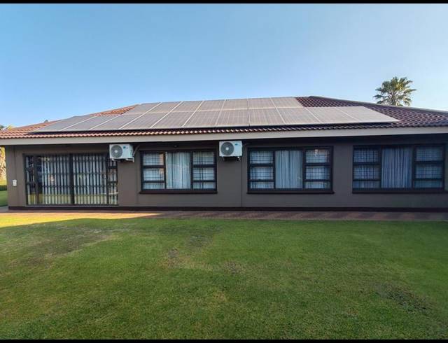6 BEDROOM HOUSE FOR SALE IN GOLF PARK